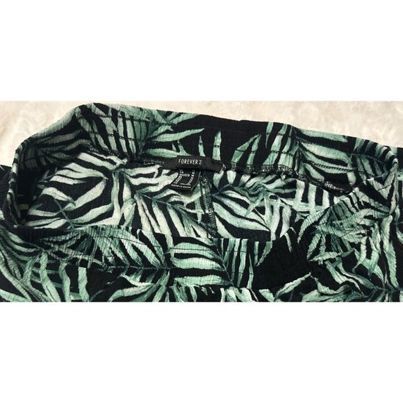 Forever 21 Brand Mini Stretch Shorts Tropical Palm Leaf 100% Rayon Women Size M - Picture 6 of 9